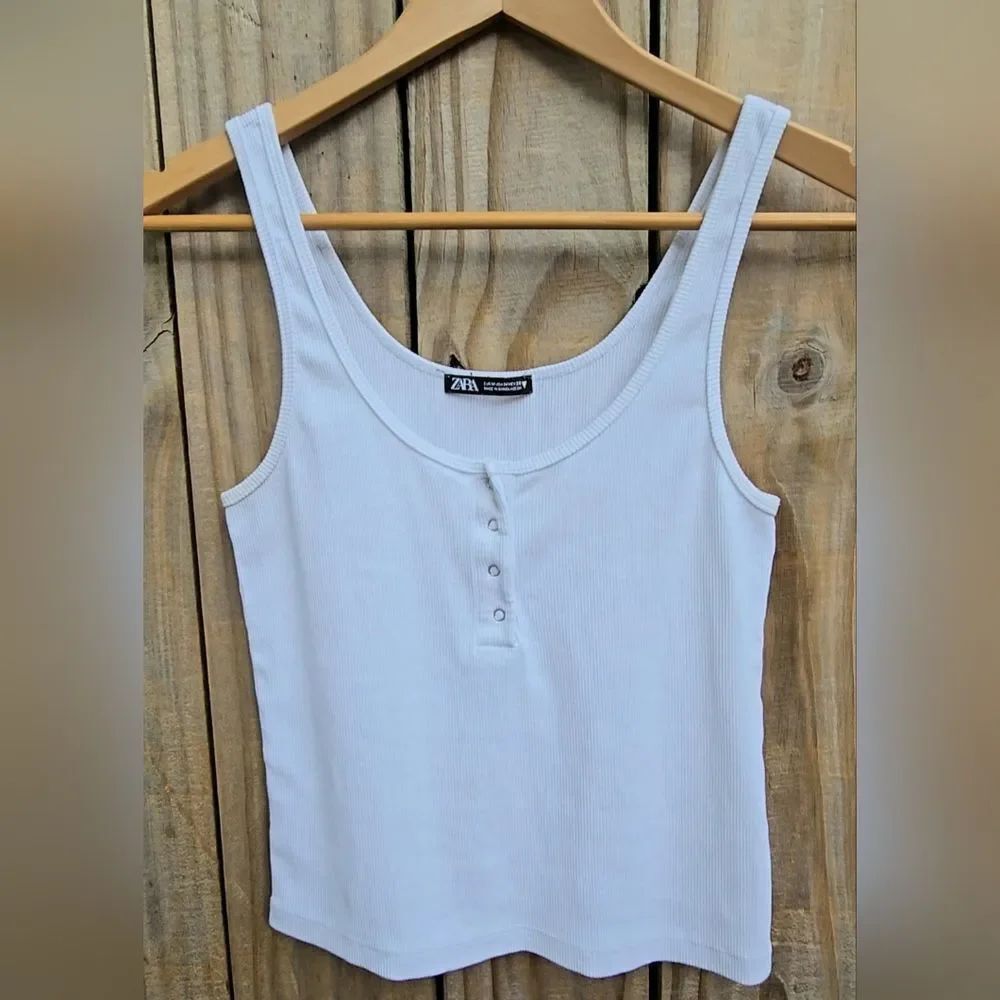 Zara Classic White Ribbed Tank Top - Picture 3 of 4